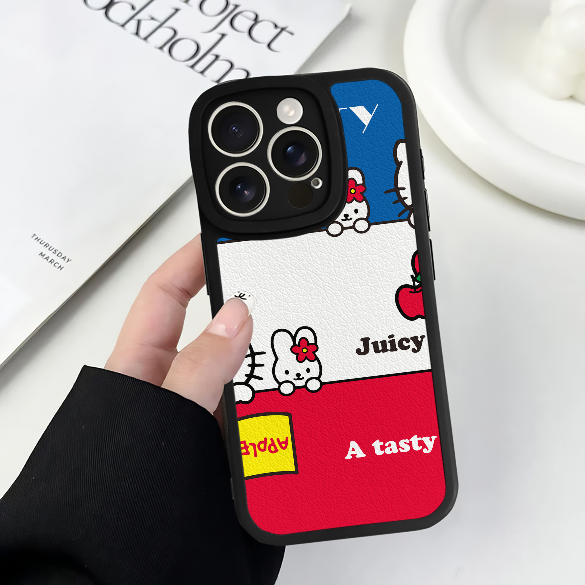（画像用） Hello Kitty ハローキティ 【iPhone 16シリーズ対応】シリコンスマホケース（レザー調） 材質：シリコン